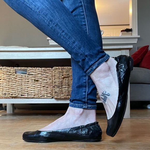 Dolce & Gabbana Shoes - Dolce & Gabbana Black Crinkled Leather Flats - 38.5